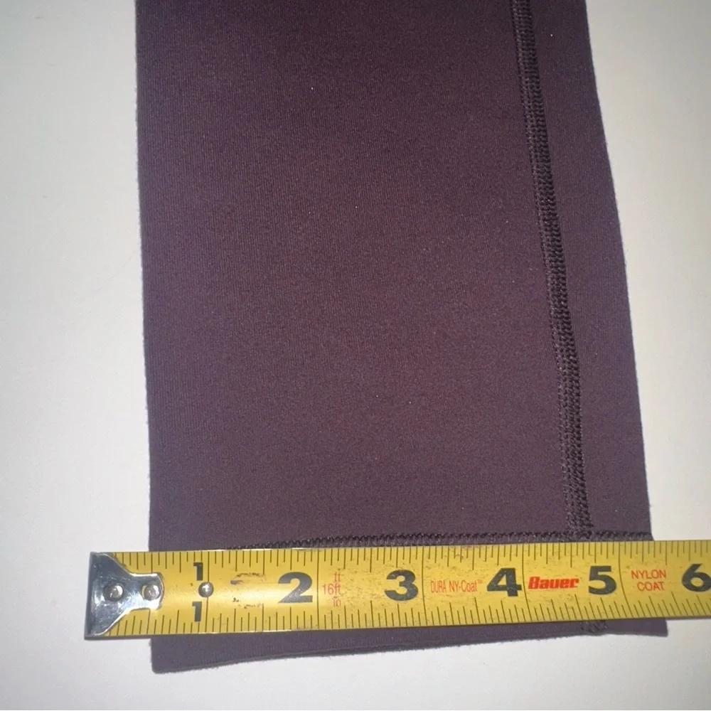 lululemon Athletica Cropped Leggings Dark‎ Purple Size 4